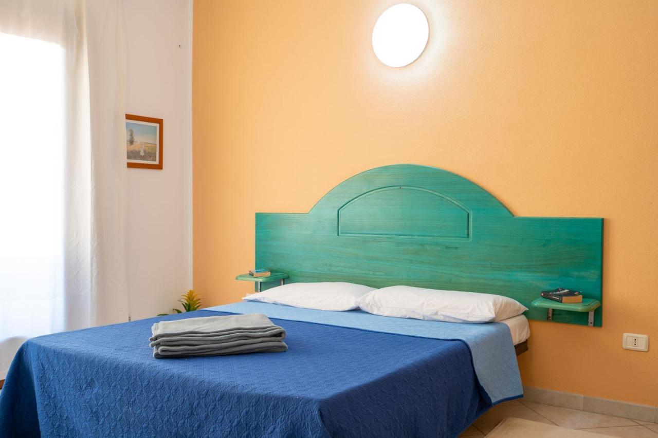 Residence Costa Del Turchese Badesi Esterno foto