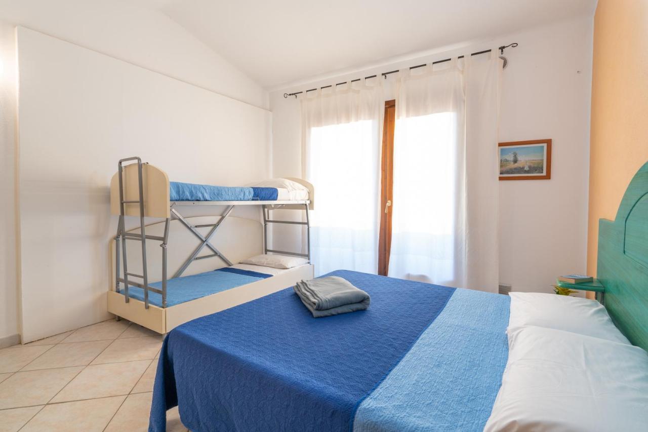 Residence Costa Del Turchese Badesi Esterno foto