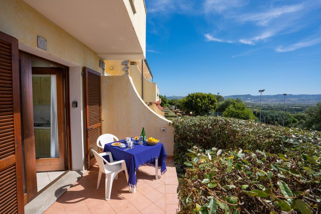 Residence Costa Del Turchese Badesi Esterno foto