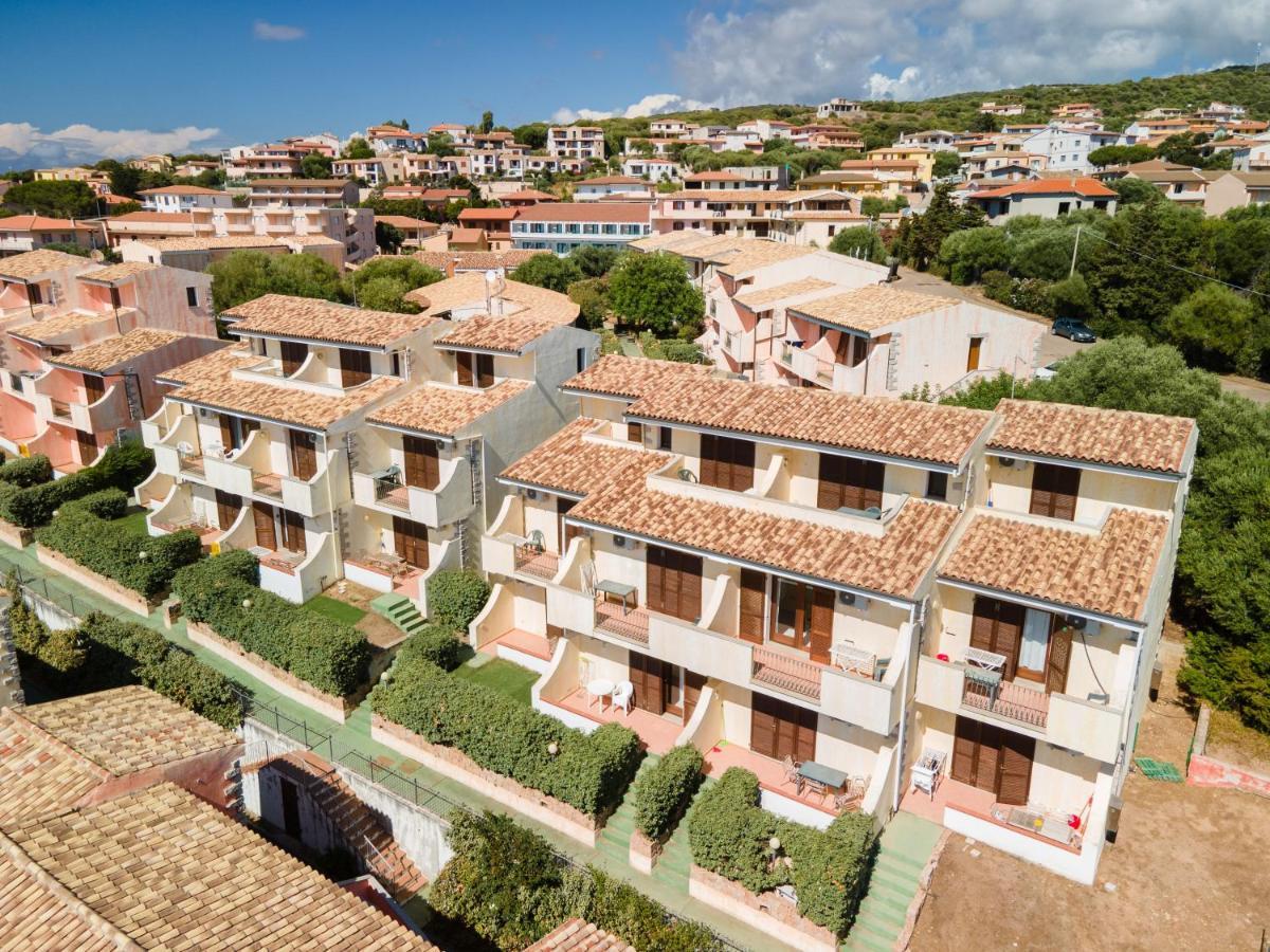 Residence Costa Del Turchese Badesi Esterno foto
