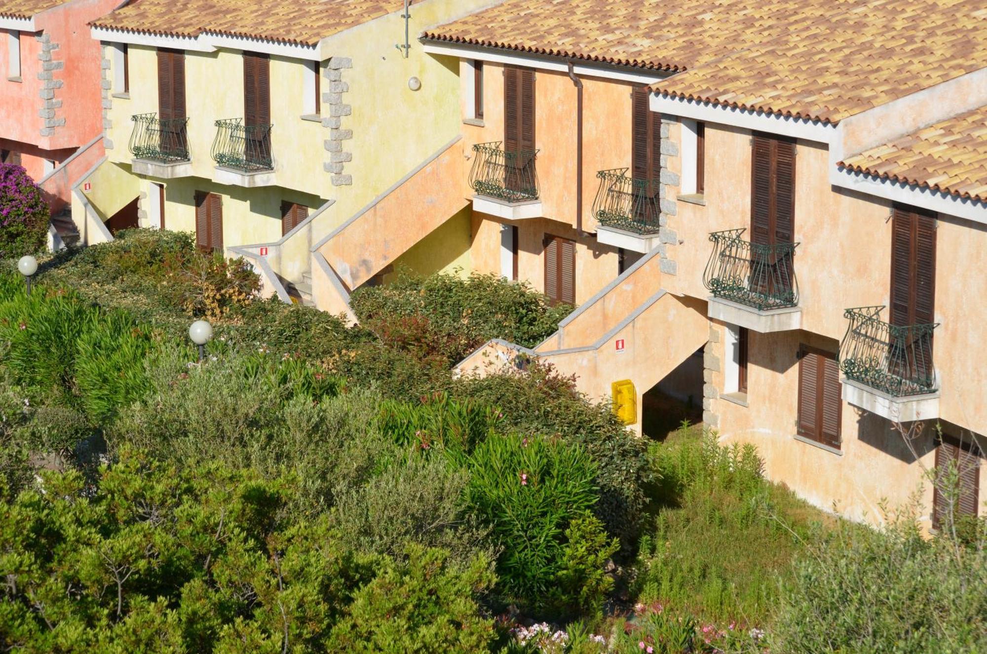 Residence Costa Del Turchese Badesi Esterno foto