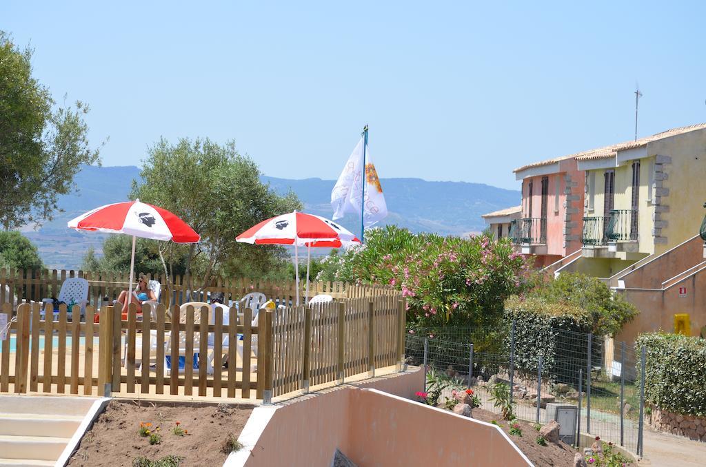 Residence Costa Del Turchese Badesi Esterno foto