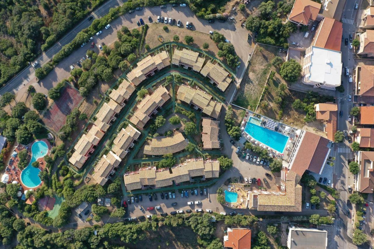 Residence Costa Del Turchese Badesi Esterno foto